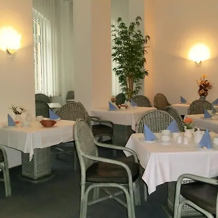 斯特拉多斯别墅酒店 * 塞巴特黑灵斯多夫