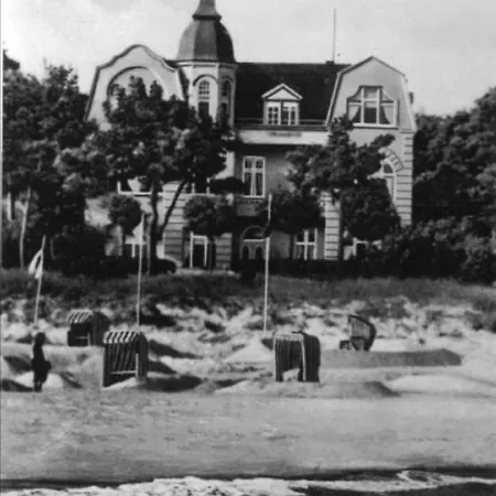 Strandrose Hotel *