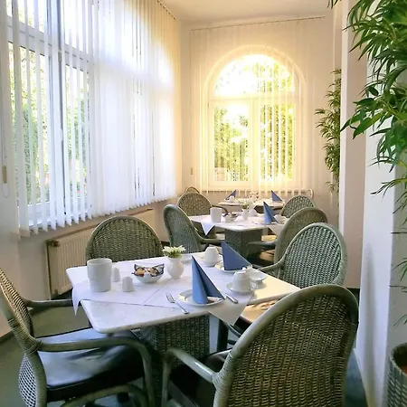 斯特拉多斯别墅酒店 酒店 *